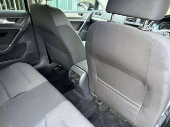 Volkswagen E-GOLF 35.8kWh e-Golf Hatchback 5dr Electric Auto (136 ps)