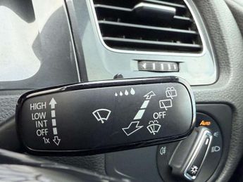 Volkswagen E-GOLF 35.8kWh e-Golf Hatchback 5dr Electric Auto (136 ps)