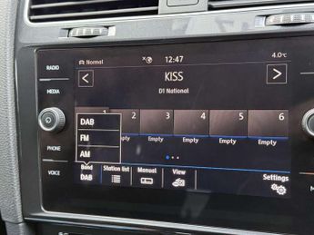 Volkswagen E-GOLF 35.8kWh e-Golf Hatchback 5dr Electric Auto (136 ps)