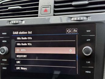 Volkswagen E-GOLF 35.8kWh e-Golf Hatchback 5dr Electric Auto (136 ps)