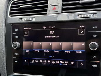 Volkswagen E-GOLF 35.8kWh e-Golf Hatchback 5dr Electric Auto (136 ps)