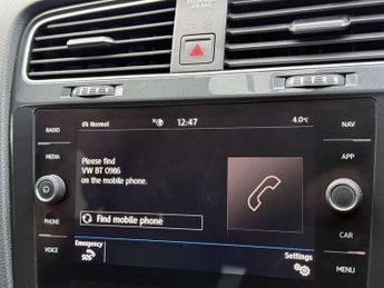 Volkswagen E-GOLF 35.8kWh e-Golf Hatchback 5dr Electric Auto (136 ps)