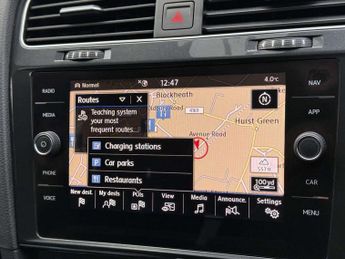 Volkswagen E-GOLF 35.8kWh e-Golf Hatchback 5dr Electric Auto (136 ps)