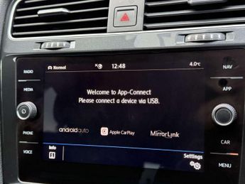 Volkswagen E-GOLF 35.8kWh e-Golf Hatchback 5dr Electric Auto (136 ps)