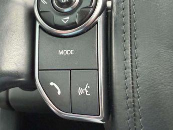 Land Rover RANGE ROVER 4.4 SD V8 Vogue SE SUV 5dr Diesel Auto 4WD Euro 6 (s/s) (339 ps)