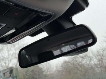 Land Rover RANGE ROVER 4.4 SD V8 Vogue SE SUV 5dr Diesel Auto 4WD Euro 6 (s/s) (339 ps)