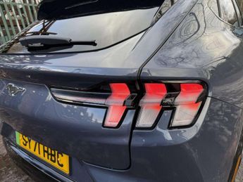 FORD MUSTANG MACH-E Standard Range 70kWh SUV 5dr Electric Automatic AWD (269 ps) 1 Y