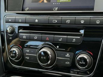 Jaguar XJ 3.0d V6 Premium Luxury Saloon 4dr Diesel Auto Euro 6 (s/s) (300 