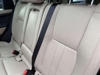 Land Rover DISCOVERY SPORT 2.0 TD4 HSE SUV 5dr Diesel Auto 4WD Euro 6 (s/s) (180 ps) LOW RA