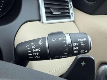 Land Rover DISCOVERY SPORT 2.0 TD4 HSE SUV 5dr Diesel Auto 4WD Euro 6 (s/s) (180 ps) LOW RA