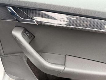 Skoda OCTAVIA 2.0 TDI vRS Hatchback 5dr Diesel DSG Euro 6 (s/s) (184 ps) LOW R