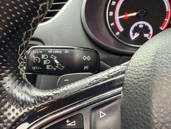 Skoda OCTAVIA 2.0 TDI vRS Hatchback 5dr Diesel DSG Euro 6 (s/s) (184 ps) LOW R