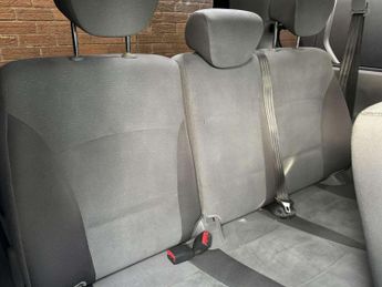 Hyundai i800 2.5 CRDi SE MPV 5dr Diesel Auto Euro 6 (170 ps)