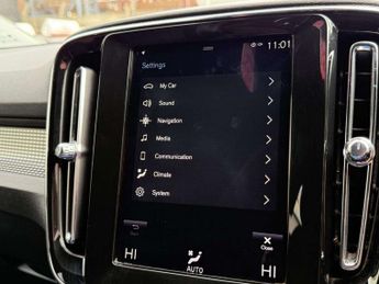 Volvo XC40 2.0 D3 R-Design SUV 5dr Diesel Auto AWD Euro 6 (s/s) (150 ps) 12