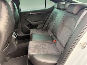 Skoda SUPERB 2.0 Superb SportLine+ TDI 4x4 Semi-Auto 4WD 5dr