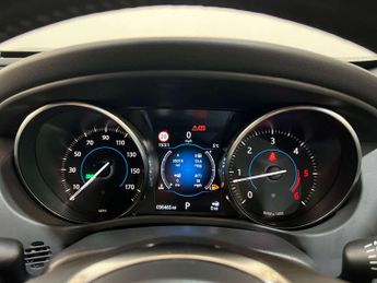 Jaguar XE 2.0 XE R-Sport D Auto 4dr  S/HISTORY + 2 KEYS + AA APPROVED