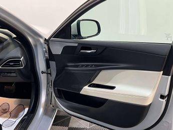 Jaguar XE 2.0 XE R-Sport D Auto 4dr  S/HISTORY + 2 KEYS + AA APPROVED