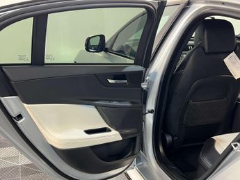 Jaguar XE 2.0 XE R-Sport D Auto 4dr  S/HISTORY + 2 KEYS + AA APPROVED