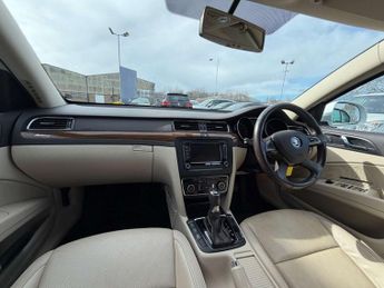 SKODA SUPERB 2.0 TDI Laurin & Klement Hatchback 5dr Diesel DSG Euro 5 (s/s) (