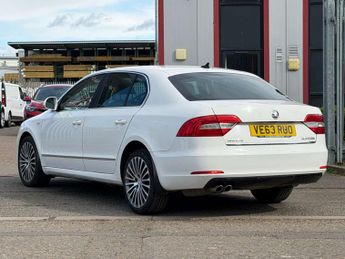 SKODA SUPERB 2.0 TDI Laurin & Klement Hatchback 5dr Diesel DSG Euro 5 (s/s) (