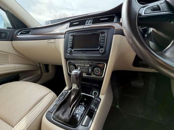 SKODA SUPERB 2.0 TDI Laurin & Klement Hatchback 5dr Diesel DSG Euro 5 (s/s) (
