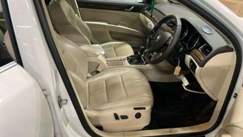 SKODA SUPERB 2.0 TDI Laurin & Klement Hatchback 5dr Diesel DSG Euro 5 (s/s) (