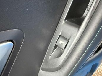 Peugeot 208 208 Allure Premium+ EV 5dr