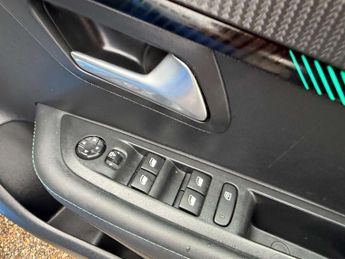 Peugeot 208 208 Allure Premium+ EV 5dr