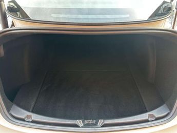 TESLA MODEL 3 Model 3 Long Range AWD 4WD 4dr