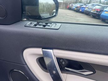 LAND ROVER DISCOVERY SPORT 1.5 Discovery Sport R-Dynamic SE P300e Auto 4WD 5dr