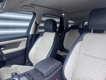 LAND ROVER DISCOVERY SPORT 1.5 Discovery Sport R-Dynamic SE P300e Auto 4WD 5dr