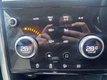 LAND ROVER DISCOVERY SPORT 1.5 Discovery Sport R-Dynamic SE P300e Auto 4WD 5dr