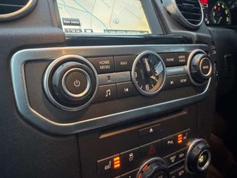 LAND ROVER DISCOVERY 3.0 Discovery Landmark SDV6 Auto 4WD 5dr