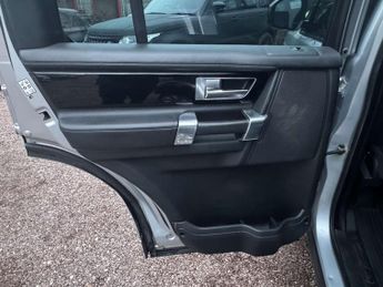 LAND ROVER DISCOVERY 3.0 Discovery Landmark SDV6 Auto 4WD 5dr