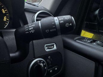 LAND ROVER DISCOVERY 3.0 Discovery Landmark SDV6 Auto 4WD 5dr