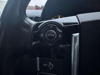 LAND ROVER DISCOVERY 3.0 Discovery Landmark SDV6 Auto 4WD 5dr