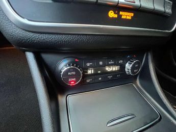 MERCEDES-BENZ GLA 2.1 GLA 220 AMG Line D 4Matic Auto 4WD 5dr