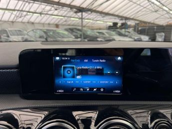 MERCEDES-BENZ A-CLASS 1.3 A 200 Sport Auto 5dr