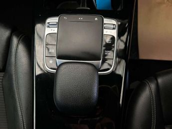 MERCEDES-BENZ A-CLASS 1.3 A 200 Sport Auto 5dr