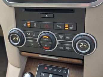 Land Rover DISCOVERY 3.0 Discovery Graphite SDV6 Auto 4WD 5dr