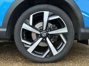 NISSAN QASHQAI 1.6 Qashqai Tekna dCi CVT 5dr
