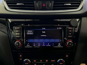 NISSAN QASHQAI 1.3 Qashqai Acenta Premium DiG-T Semi-Auto 5dr