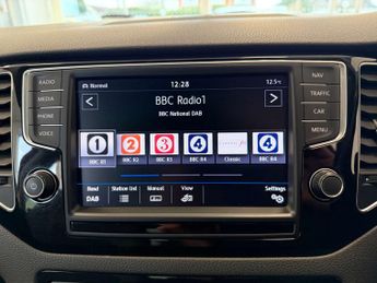 VOLKSWAGEN GOLF SV 1.4 Golf SV GT TSi Semi-Auto 5dr