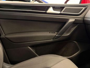 VOLKSWAGEN GOLF SV 1.4 Golf SV GT TSi Semi-Auto 5dr