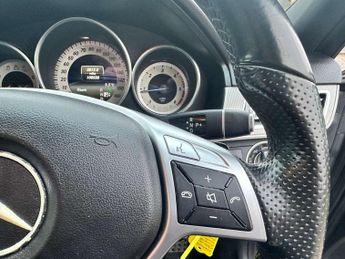 MERCEDES-BENZ E-CLASS 2.1 E220 AMG Line Bluetec Auto 5dr