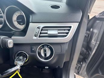 MERCEDES-BENZ E-CLASS 2.1 E220 AMG Line Bluetec Auto 5dr