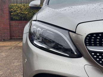 Mercedes-Benz C-CLASS 2.0 C 220 AMG Line Premium D Auto 4dr