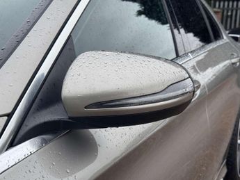 Mercedes-Benz C-CLASS 2.0 C 220 AMG Line Premium D Auto 4dr