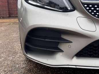 Mercedes-Benz C-CLASS 2.0 C 220 AMG Line Premium D Auto 4dr