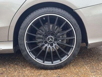 Mercedes-Benz C-CLASS 2.0 C 220 AMG Line Premium D Auto 4dr